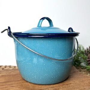 1.5 Quart Enamelware Metal Pot w/ Lid Turquoise Blue White Speckles Navy Accents